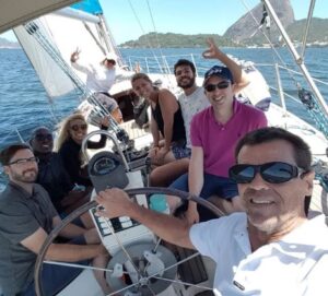 "Os anúncios online fizeram meu negócio decolar! Hoje meus passeios de barco estão sempre com lotação máxima, até durante a semana." — Fernando Gomes, passeios de barco – Rio de Janeiro