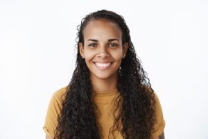 Nunca imaginei que os anúncios online pudessem atrair tantos turistas! Em pouco tempo, minhas agendas de passeios lotaram. Foi um divisor de águas!" — Flavia Pimentel, guia turística – Minas Gerais